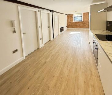 2 bedroom flat to rent - Photo 2