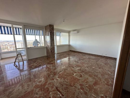 Location Appartement 5 pièces 96m² MARSEILLE 9ème - Photo 1