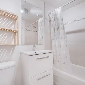 Loft entièrement meublé à louer Vieux-Québec février 2026 - Photo 2