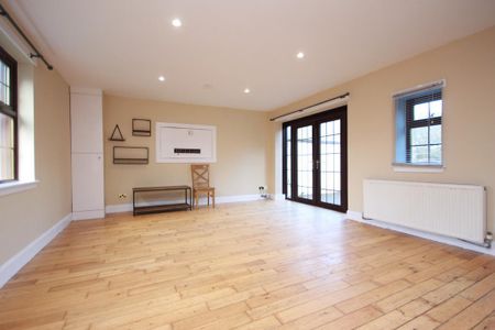 1 bedroom barn conversion to rent - Photo 3