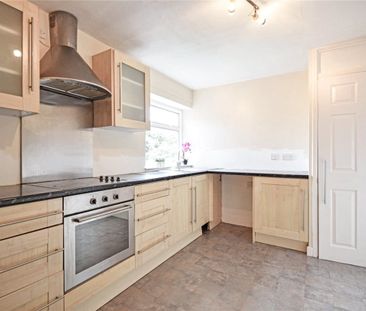 Well presented 2 bedroom top floor apartment to rent in the popular... - Photo 5