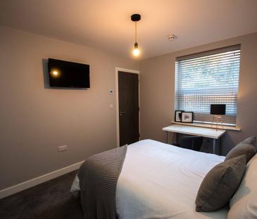 4 bedroom apartment to rent - Photo 3