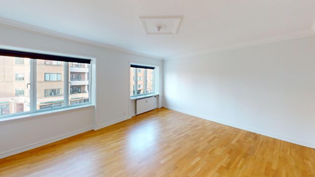 <b>SKØN 3-VÆRELSES LEJLIGHED MED CENTRAL PLACERING</b><br> - Foto 1