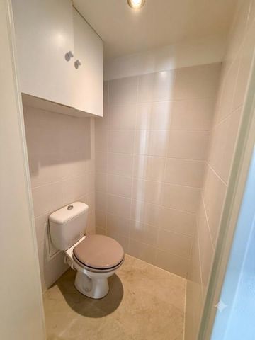 Location Appartement 2 pièces 43m² CANNES 06400 - Photo 3