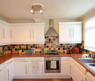 2 bedroom terraced house to rent - Photo 4