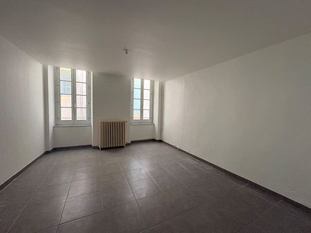 Location Appartement 2 pièces 61m² - Photo 2