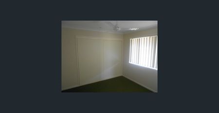 3 bedroom home in Lowood - Photo 3