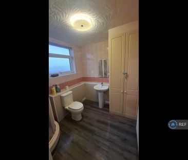3 bedroom detached house to rent - Photo 6