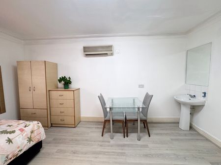 Large Double Studio - Photo 2