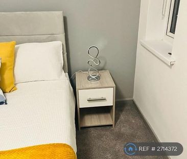 1 bedroom in a house share to rent - Photo 3
