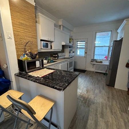 Très GRAND 8 ½ style CONDO entrée indépendante PREMIER étage - Photo 4