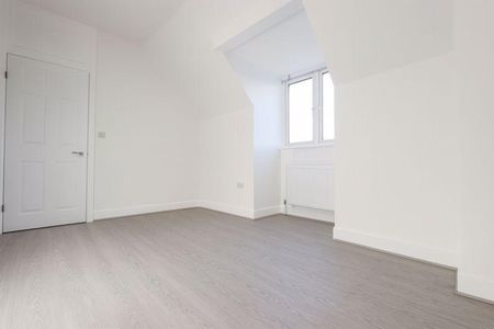3 bedroom flat to rent - Photo 5