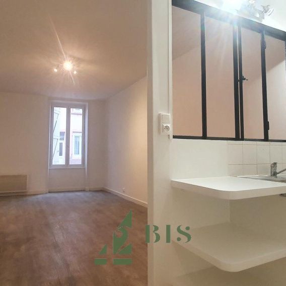 Location Appartement 1 pièce 31m² LE COTEAU 42120 - Photo 1