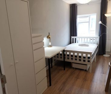 1 bed Apartment for Rent - Photo 3