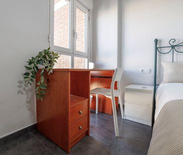 Avinguda de la Constitució, Valencia, Valencian Community 46019 - Photo 4