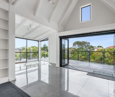 Sun, Space & Flexibility - Photo 1