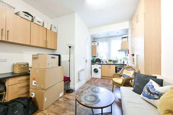 Studio Flat, Quex Road, NW6 - Photo 1