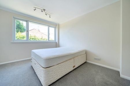 3 bedroom terraced house to rent - Photo 4
