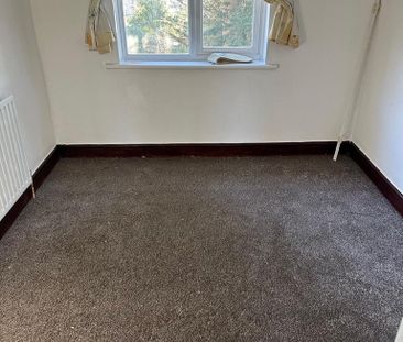 3 bedroom end of terrace house to rent - Photo 3