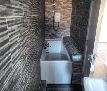 2 bedroom block of apartments to rent - Photo 1