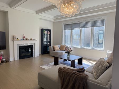 For Lease - 35 Nanhai Avenue, Markham, Ontario - Photo 3
