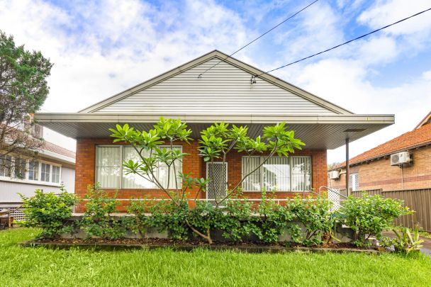17 Manson Road, - Photo 1