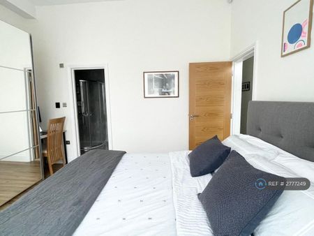 2 bedroom flat to rent - Photo 5