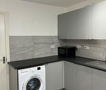 Studio Flat, Blythswood Road, IG3 - Photo 1