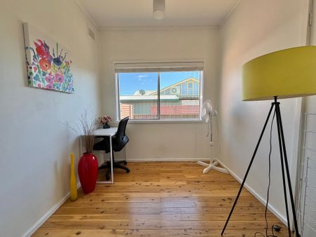 Century 21 Central West - 02 6852 3793 - Photo 4