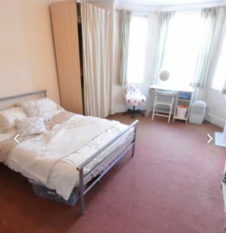 8 Bed - 26 Consort Terrace, Woodhouse, Leeds - LS3 1ET - Student - Photo 4