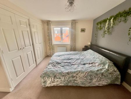 4 bedroom detached house to rent - Photo 2