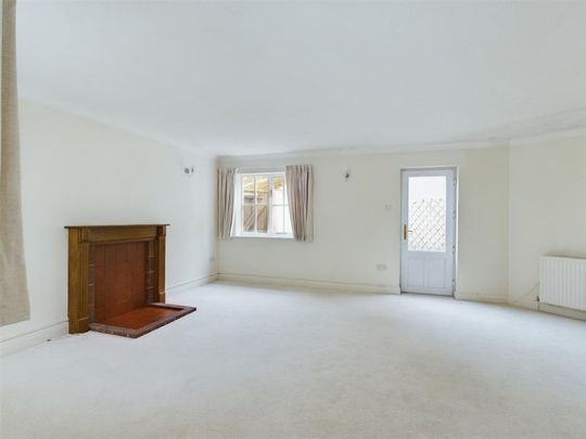 Caspian Square, Rottingdean, Brighton - Photo 1