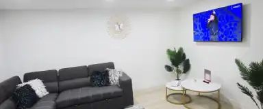 Cozy Modern & Spacious 2 bedrooms in SW | Calgary - Photo 1