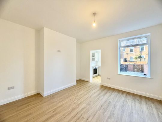 2 bedroom terraced house to rent - Photo 1