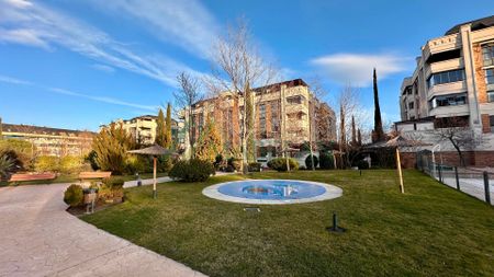 Piso de alquiler en Calle Coto Blanco, Zona Monte El Pilar - Photo 3