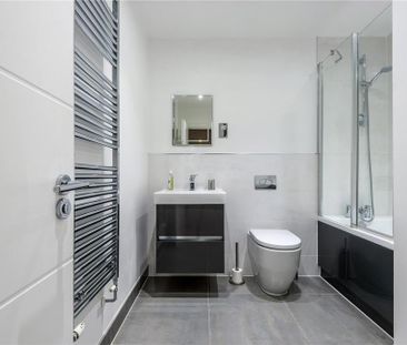 3 bedroom end of terrace house to rent - Photo 5