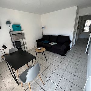 Location - Studio meublé de 20 m² avec balcon - Photo 2