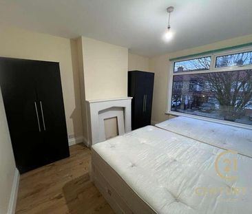 Kings Avenue, Greenford, UB6 - Photo 3