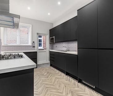 5 bedroom detached house to rent - Photo 2