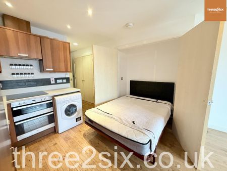 Studio to rent - Photo 2