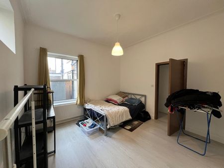 1 Bed Flat, The Avenue, SO17 - Photo 2