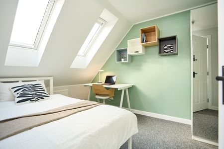 5 Bed Semi-Detached House, College Way, BS34 - Photo 5