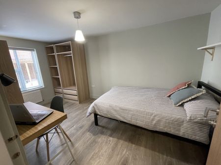 2 bed Apartment for Rent - Photo 3