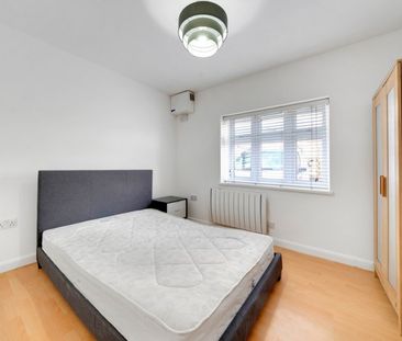 Longbridge Road, Barking, Essex IG11 - Photo 5