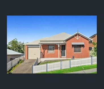 Low Maintenance Living in the Heart of Springfield Lakes - Photo 1