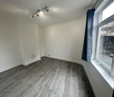 2 bedroom maisonette to rent - Photo 2