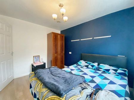 1 bedroom in a house share to rent - Photo 3