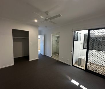 Terrace Family Home - Photo 4