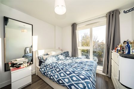 Adenmore Road, London, SE6 4BL - Photo 3