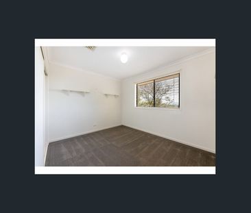 SPACIOUS FAMILY LIVING - Photo 2